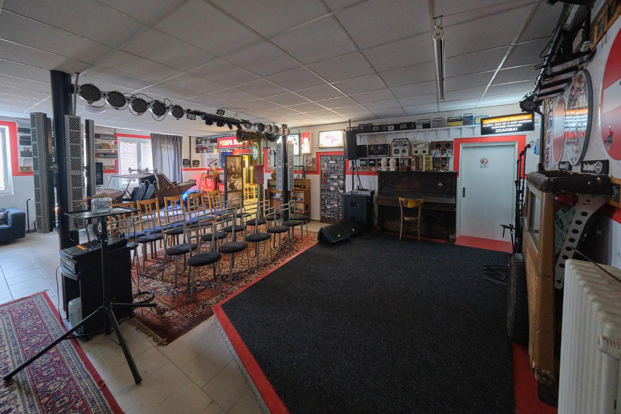 Hostel Doupe Humpolec Extérieur photo